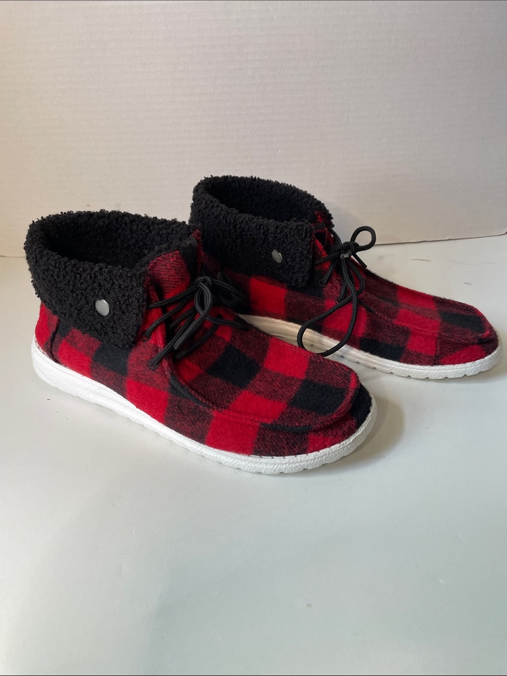 Gypsy Jazz Women's Size 9 Red & Black Buffalo Plaid Cozy Booties